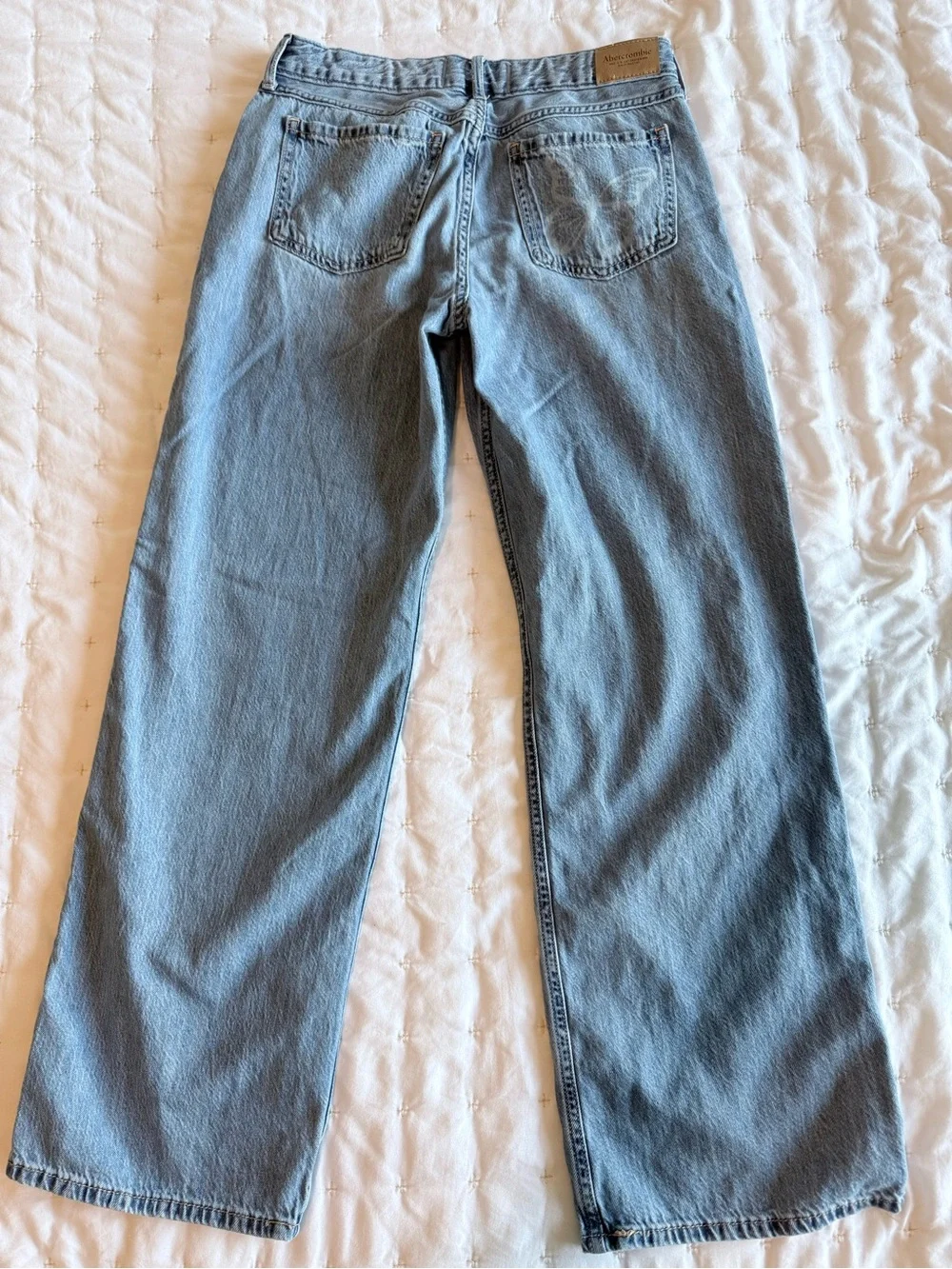 Girls Light Blue Relaxed Fit Jeans w/ Butterfly print
